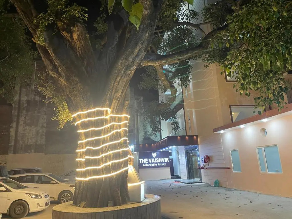 Hotel The Vaishvik Banganga Road