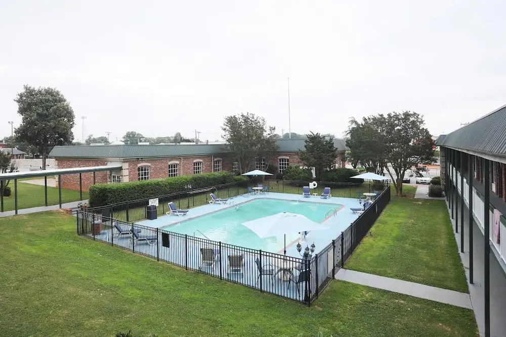 Greenville Inn & Suites