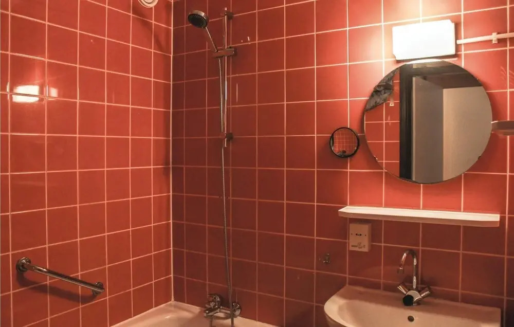 Beautiful Apartment in Bruinisse With 2 Bedrooms, Wifi and Indoor Swimming Pool