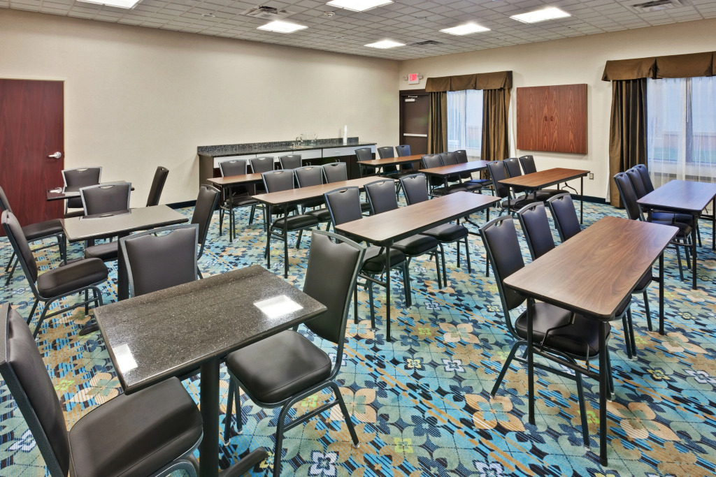 Holiday Inn Express Hotel & Suites New Philadelphia by IHG
