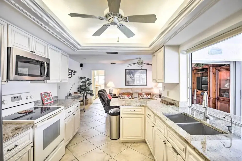 Dock Access & Pool: Cape Coral Retreat