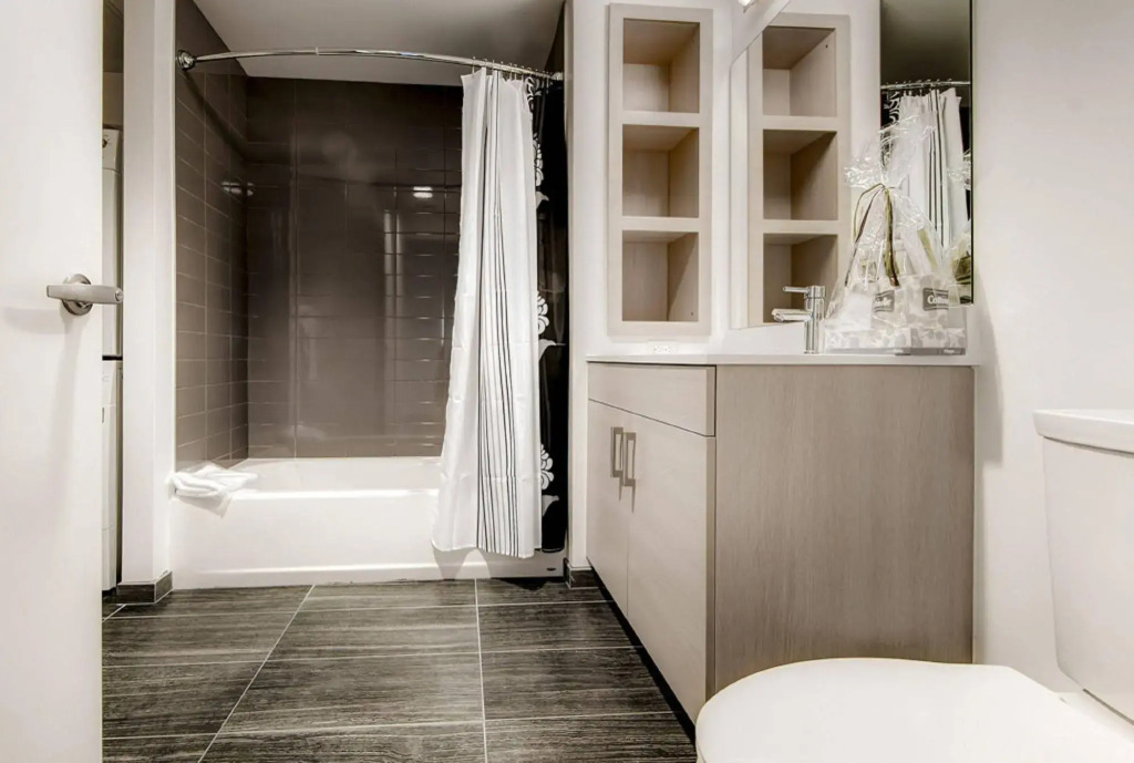 Global Luxury Suites at The Theatre District