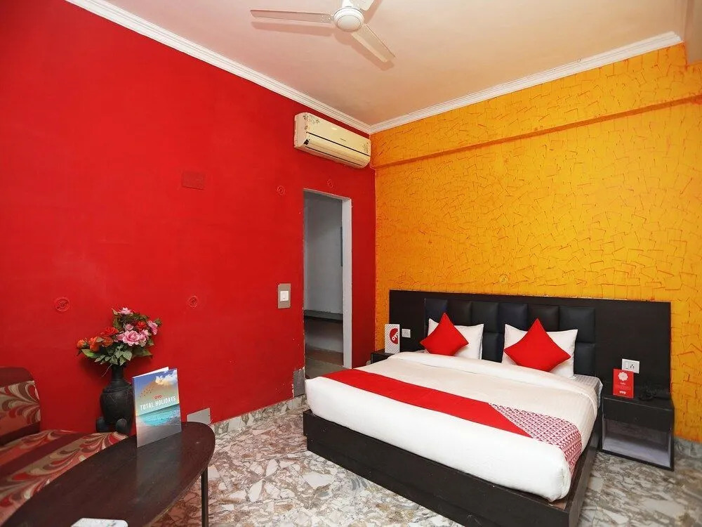 Royal Palace by OYO Rooms