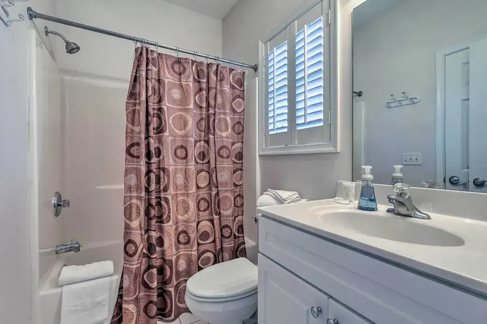 2 Mi to Ocean: Rehoboth Beach Townhome w/ Grill