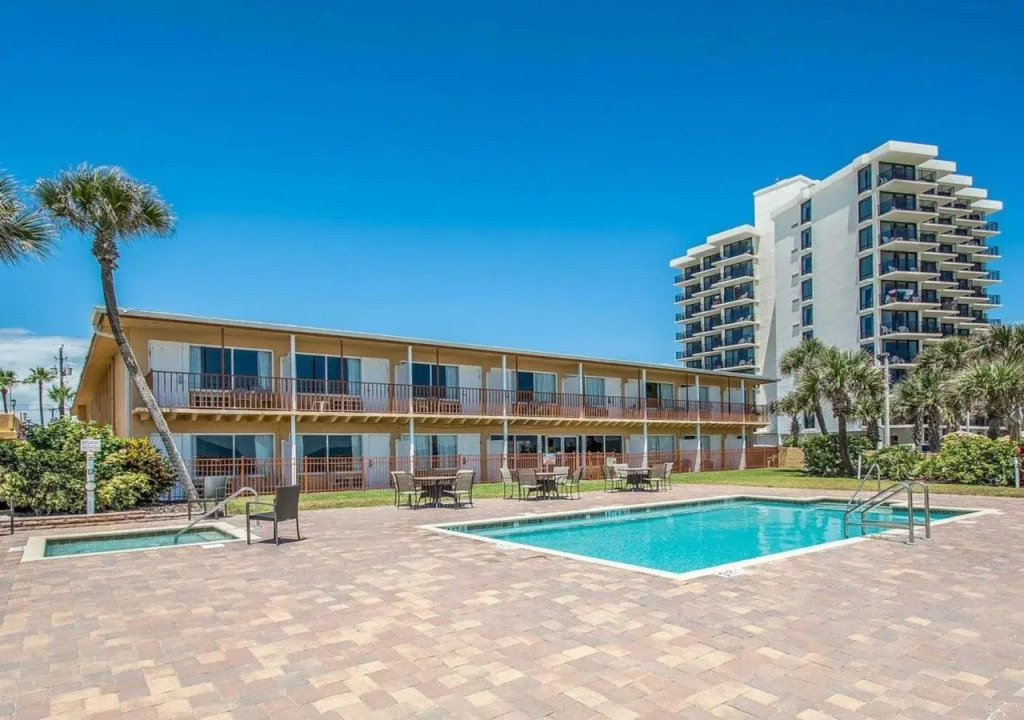 Beach House Inn with POOL & Beach Access