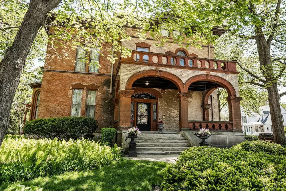 Vrooman Mansion B&B