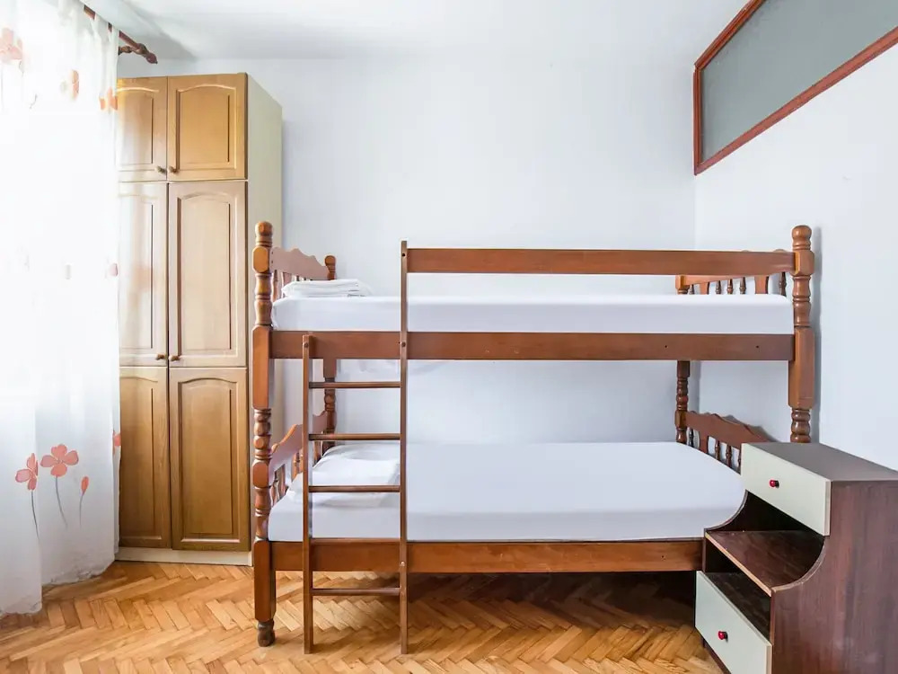 Scenic Apartment in Pakoštane near Sea & Town Center