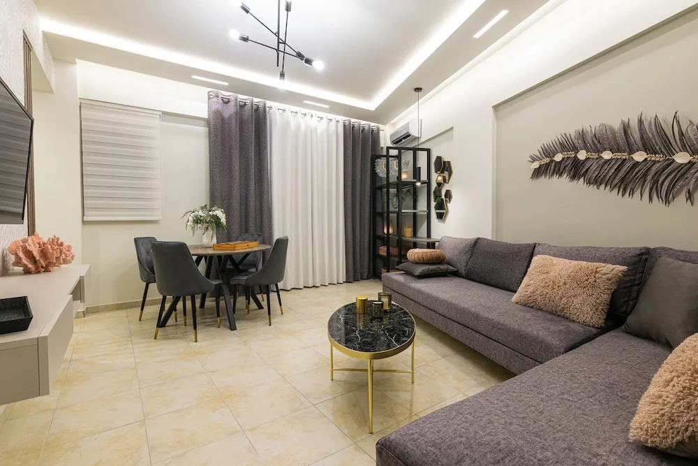 Mouria Studios & Apartments