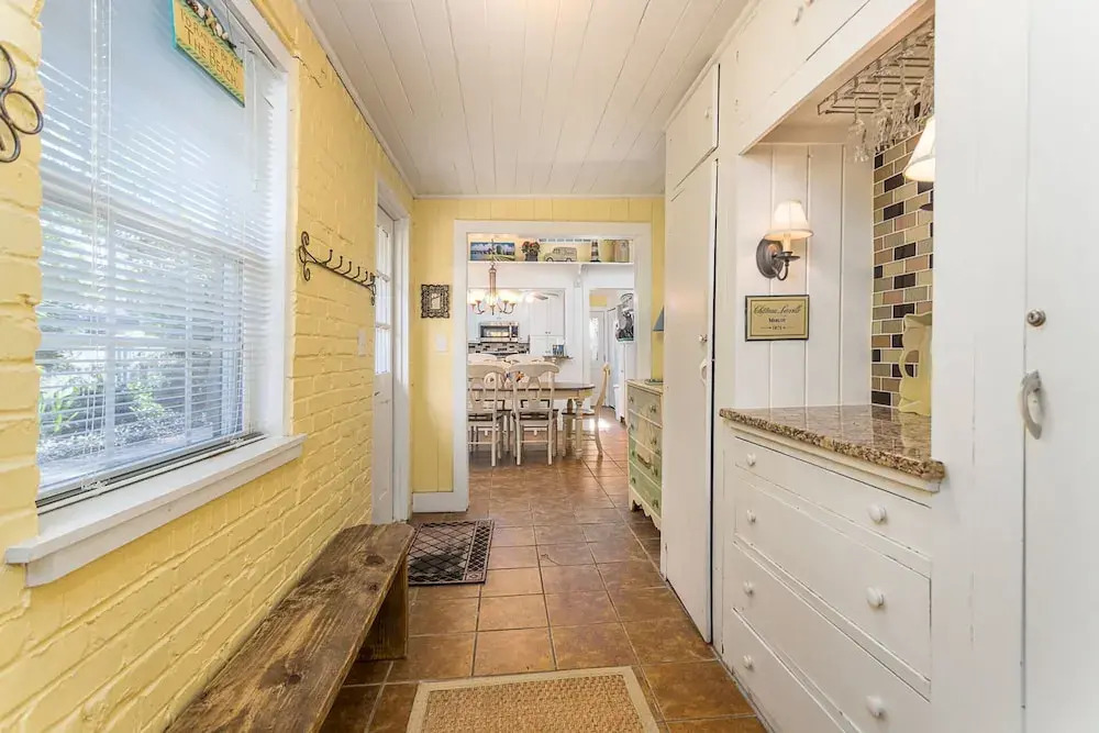 4311 6th Street by Hodnett Cooper