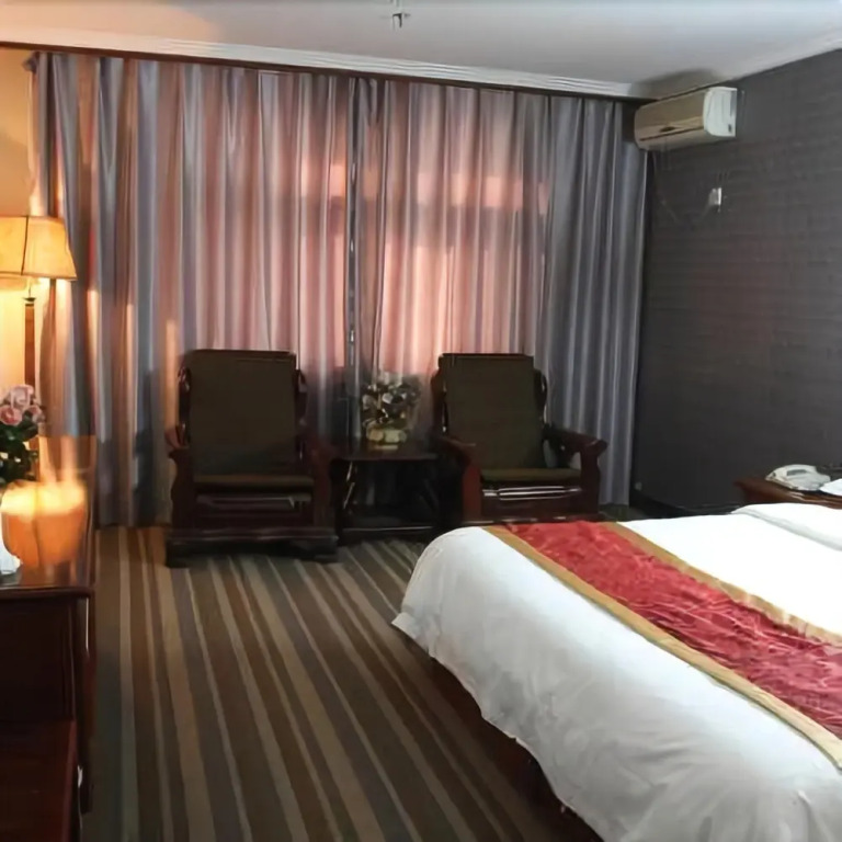 Bailu Binshe Hotel (Beijing Xinguozhanhou Shaqi Subway Station)