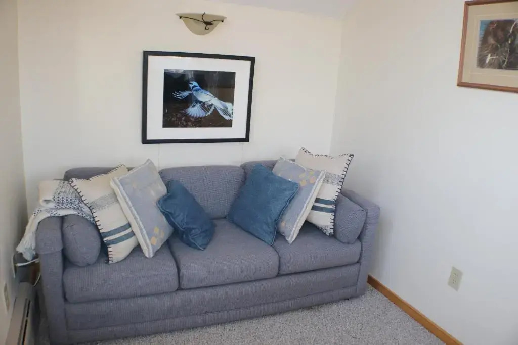 One bedroom condo with Sports Center, Shuttle service Highridge I10