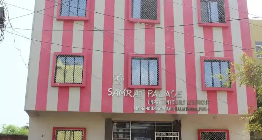 Goroomgo Samrat Palace Puri