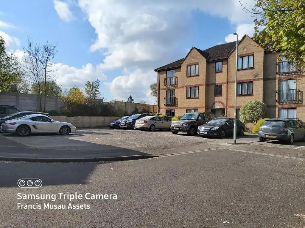 The Maltings - Huku Kwetu Dunstable - Spacious Business Travellers- 2 Bedroom 2nd floor Serviced Apartment -Private Parking- Free Wifi