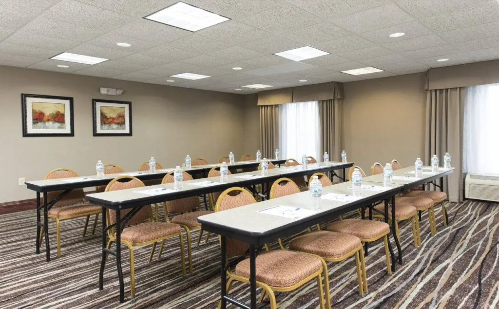 Holiday Inn Express Gas City by IHG