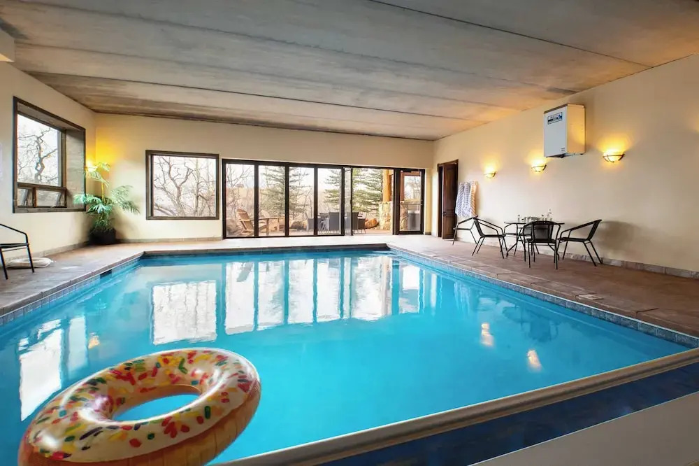 High Meadow by Avantstay Alpine Views w/ Indoor Pool, Hot Tub & Open Floor Plan