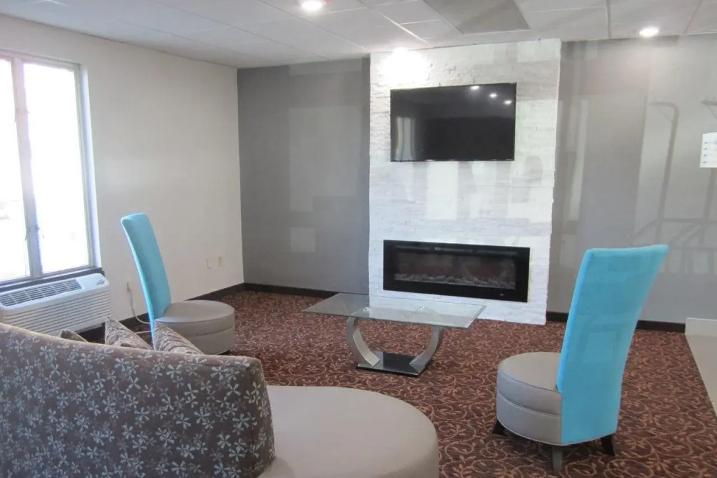 Baymont by Wyndham Grand Rapids Near Downtown