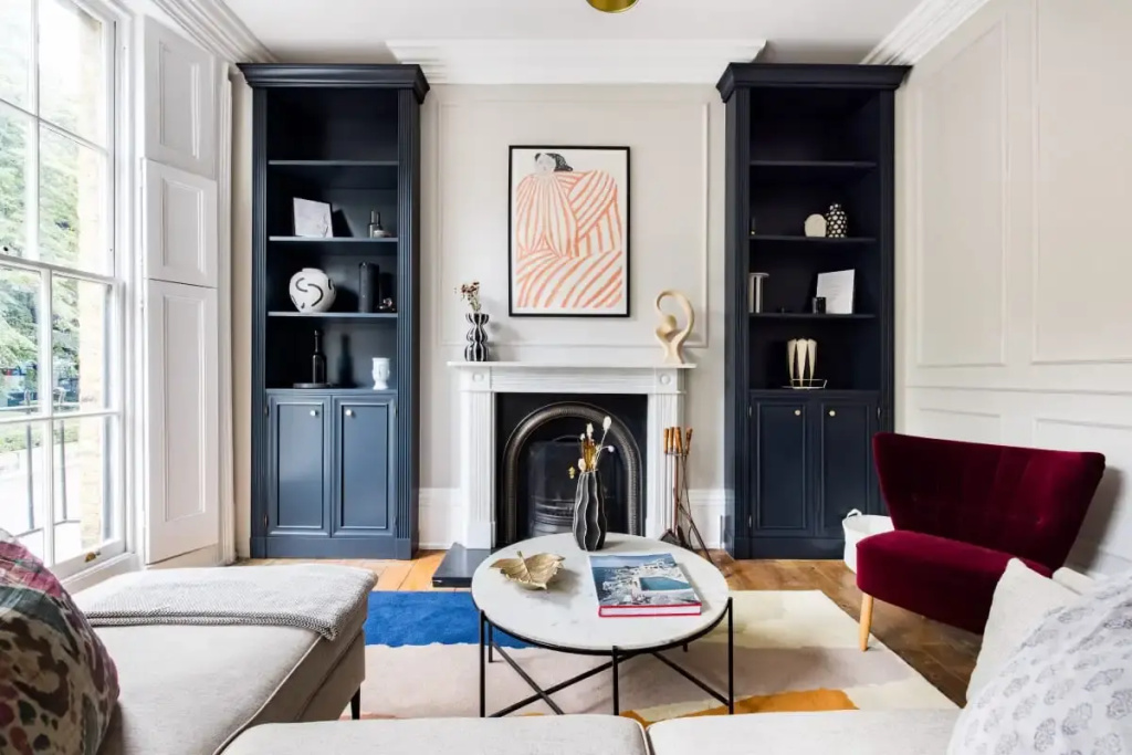 The Heart of Angel - Bright 2BDR House with Terrace, Gym & Cinema