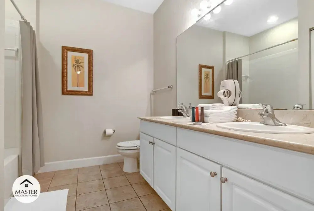 3 Bedrooms S / Lucaya Village Townhouse by RedAwning