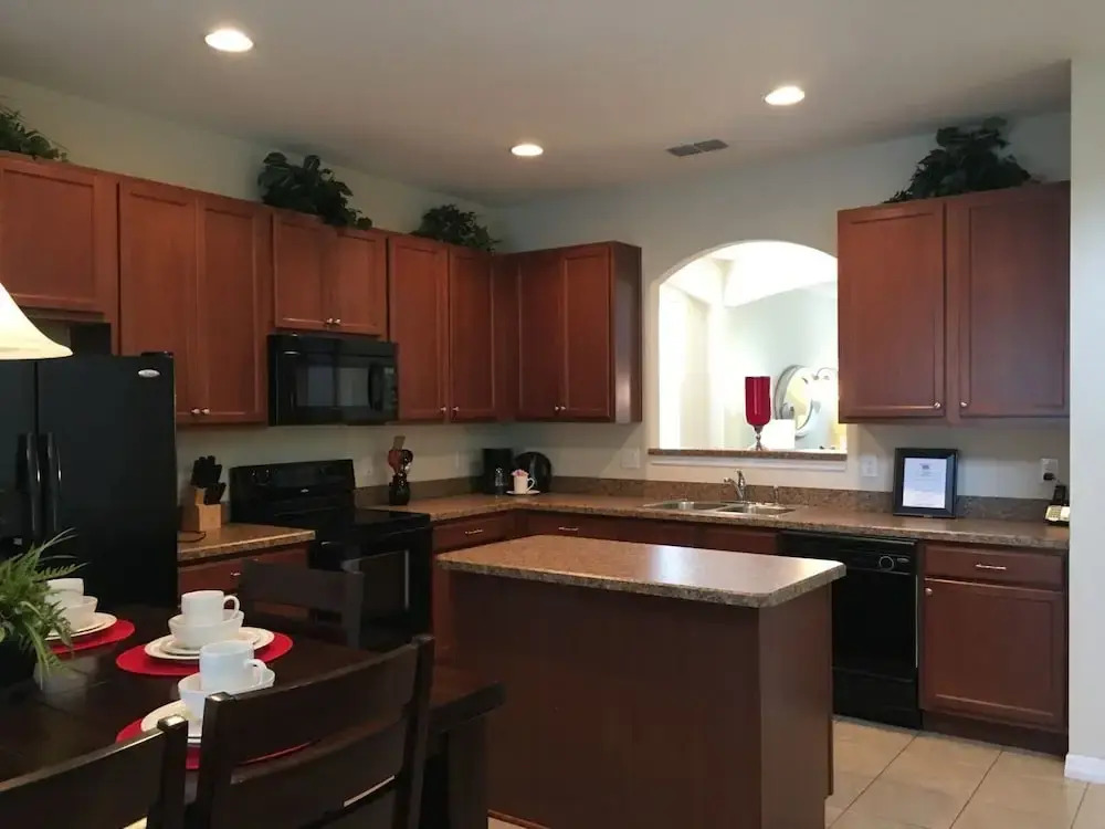 Stunning 6 bed Home With Modern Decor and own Private Pool