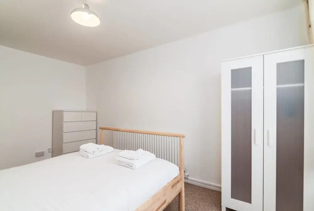 Spacious 4 Bedroom for 8 Guests in Central London