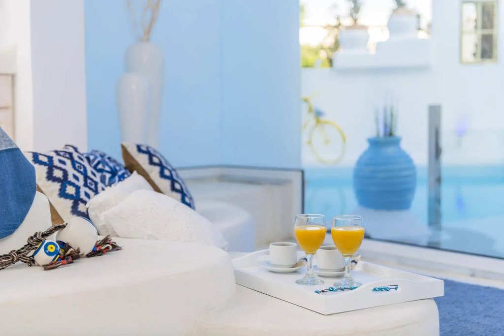 Kouros Home Hotel