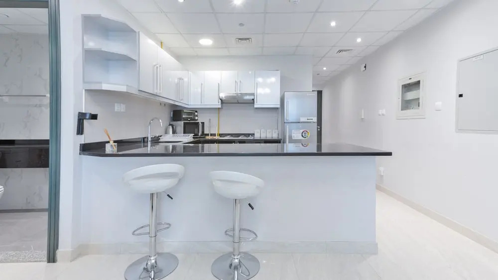 Luxury StayCation - Vibrant 1BR Apartment With Pool and Huge Balcony