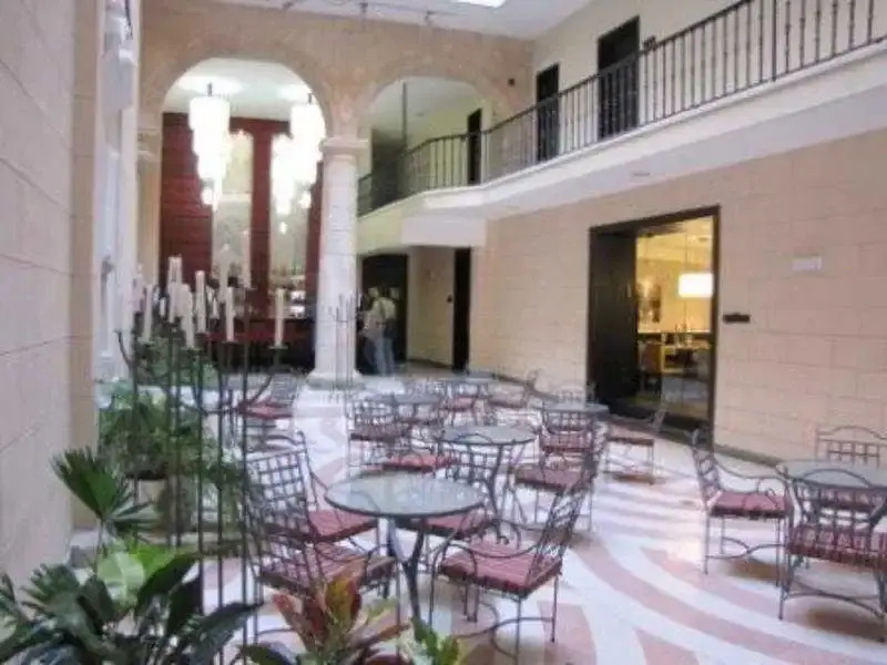 Palacio Del Marques De San Felipe Y Santiago