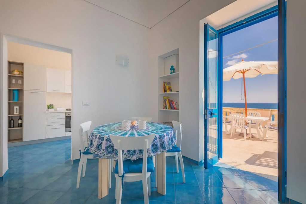 Holiday home with sea view in Castro, on the Adria-Marinè