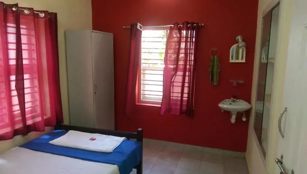 Sun n Tan Beach Home stay