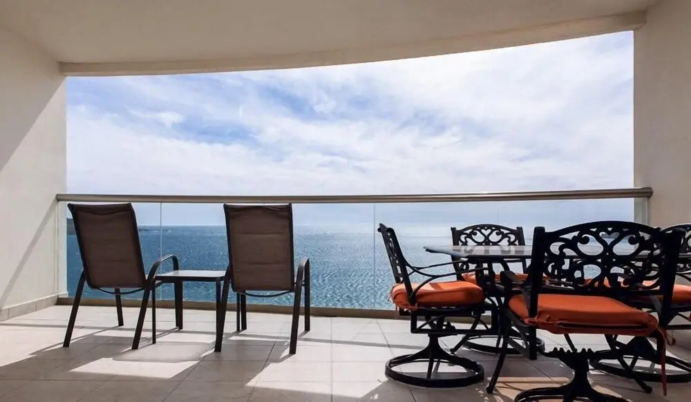 Amazing Condo w Private Patio Breathtaking Views - Playa Blanca by Redawning