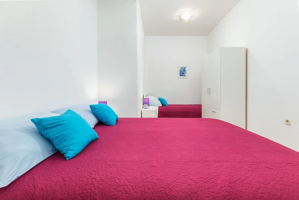 Apartment 365