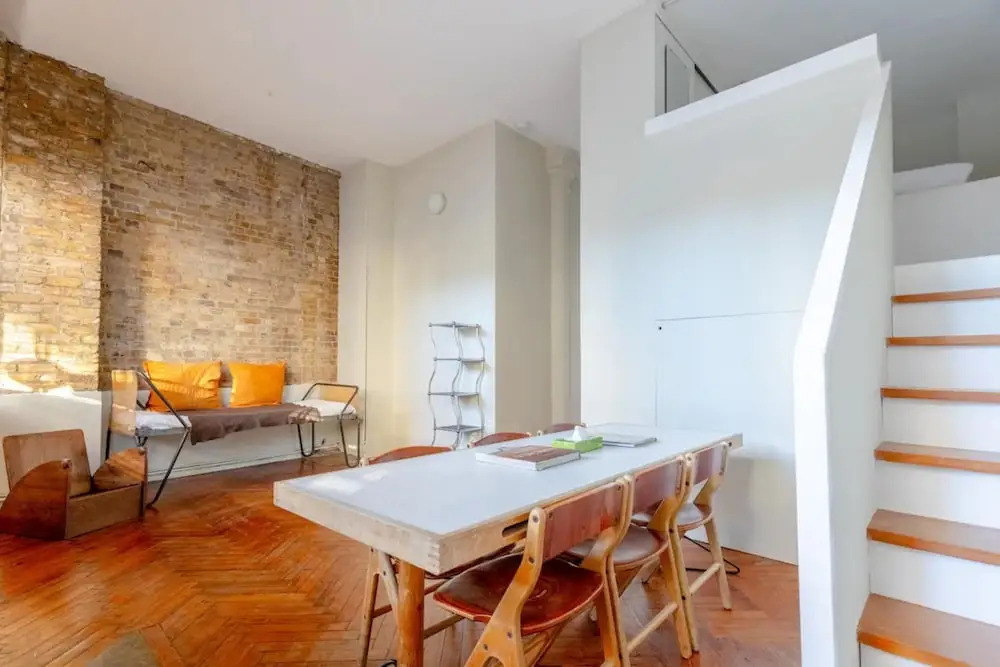 Tastefully Curated Mezzanine Studio Flat Hackney!