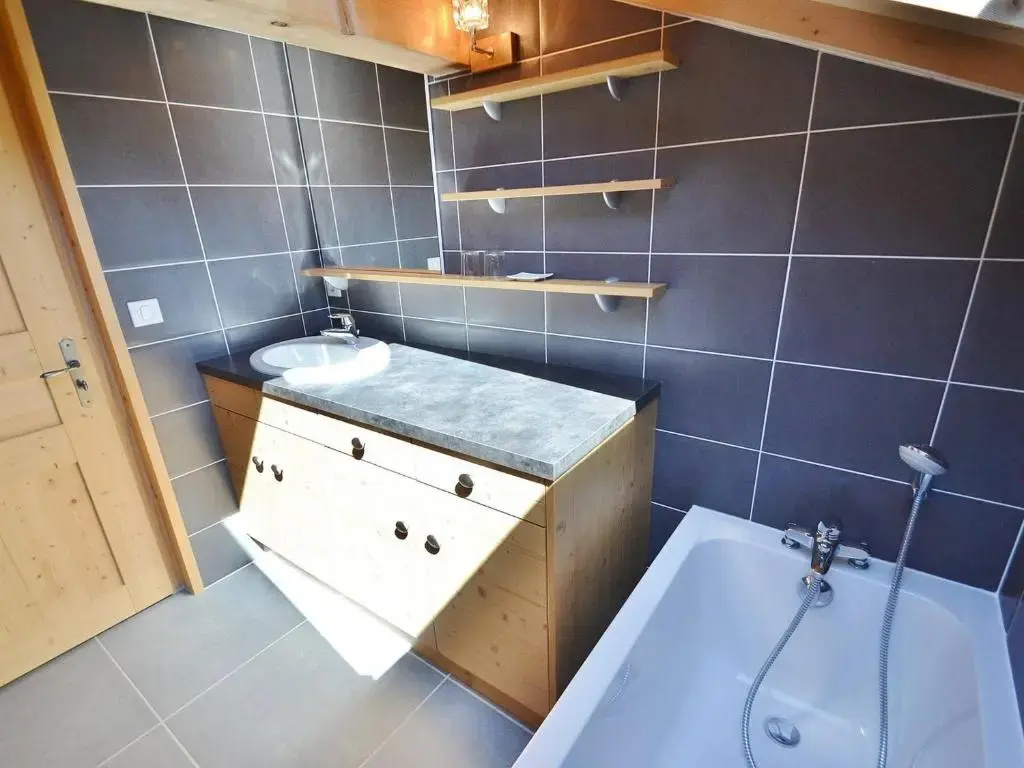Chalet Le Grand-Bornand, 5 pièces, 8 personnes - FR-1-391-8