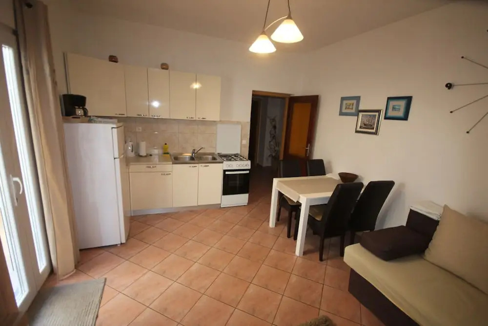 Cosy Apartment 5min to Beach Mirela Borik