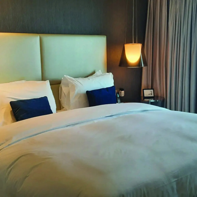 Quill Residence Three Bedroom Apartment with 5 Star Amenities