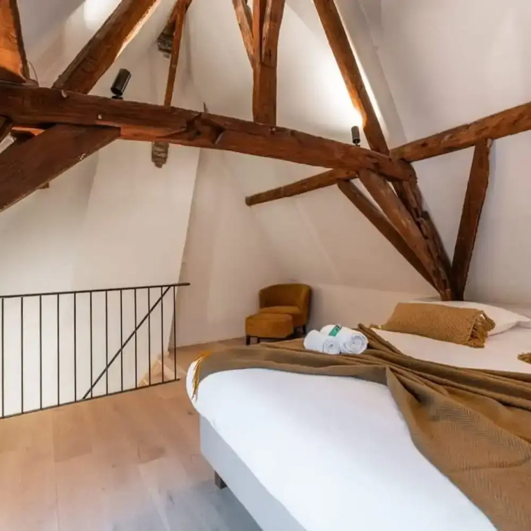 City-view Loft With Wooden Beams and Mezzanine