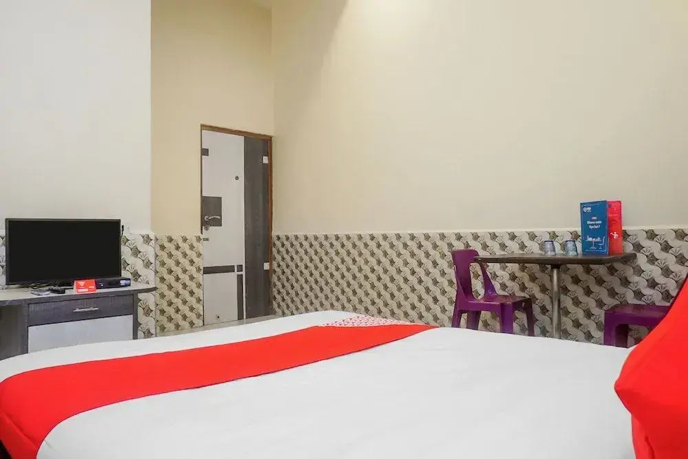 OYO Flagship 15921 Hotel Golden Rock