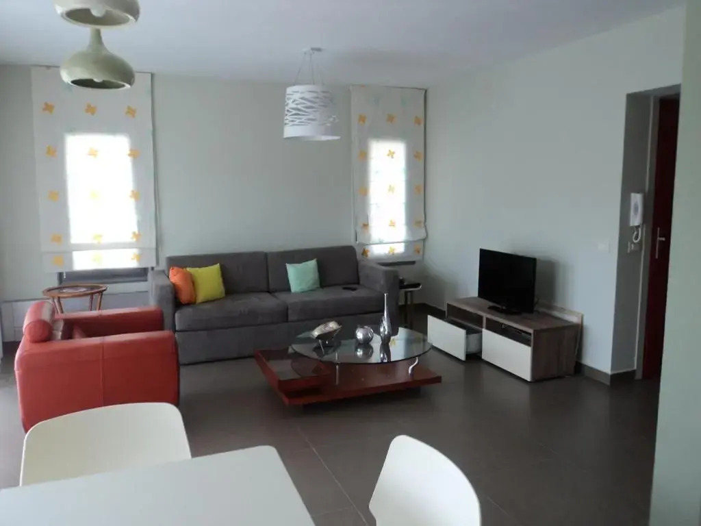 Violeta Apartments
