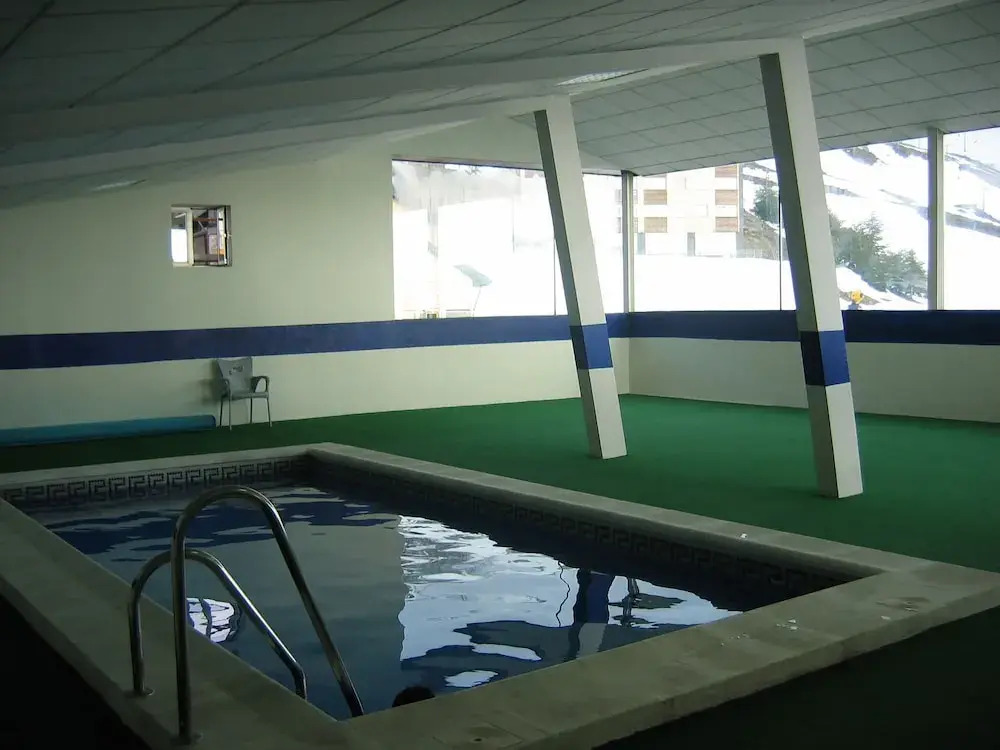 Spacious and Sunny Luxury Located in the Lower Area