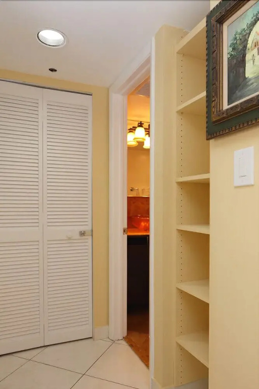 Alexander 1219 - 1 Br Apts