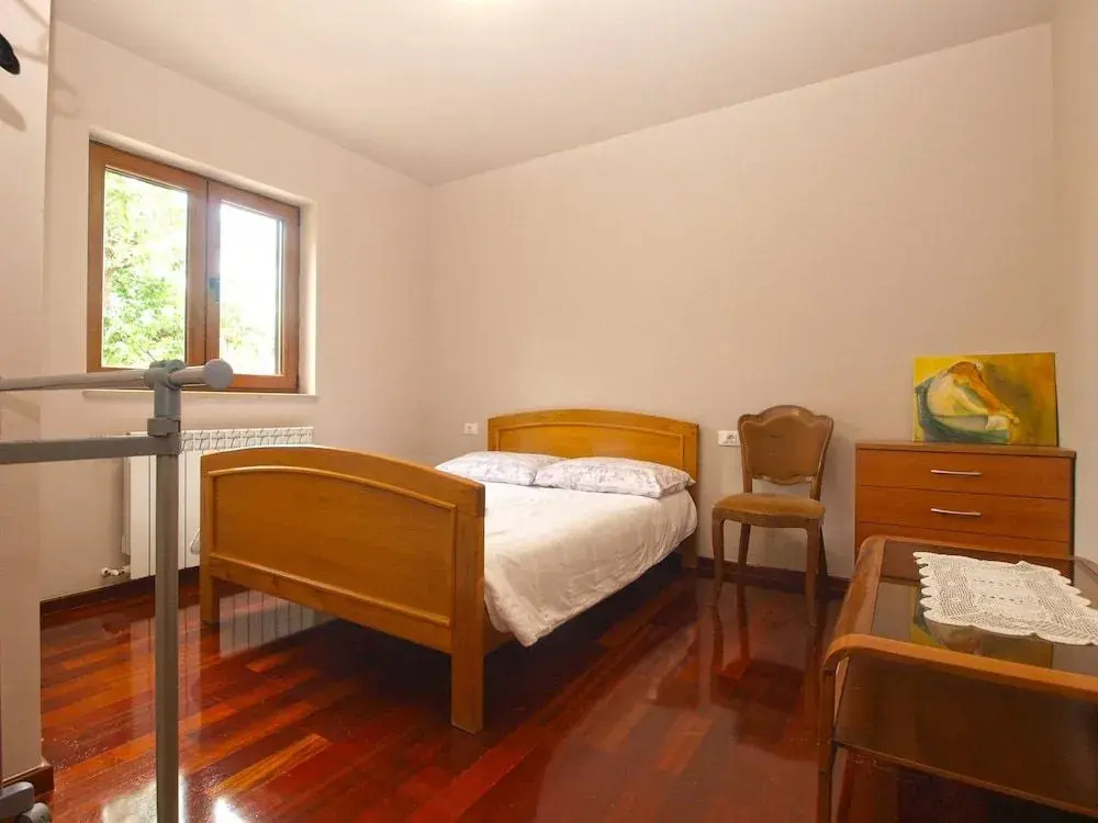 Apartment 1695