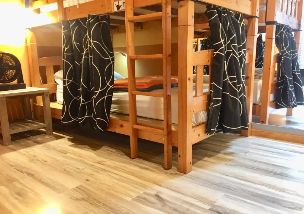 (Self-check in) Monkey Surfing Backpackers Hostel