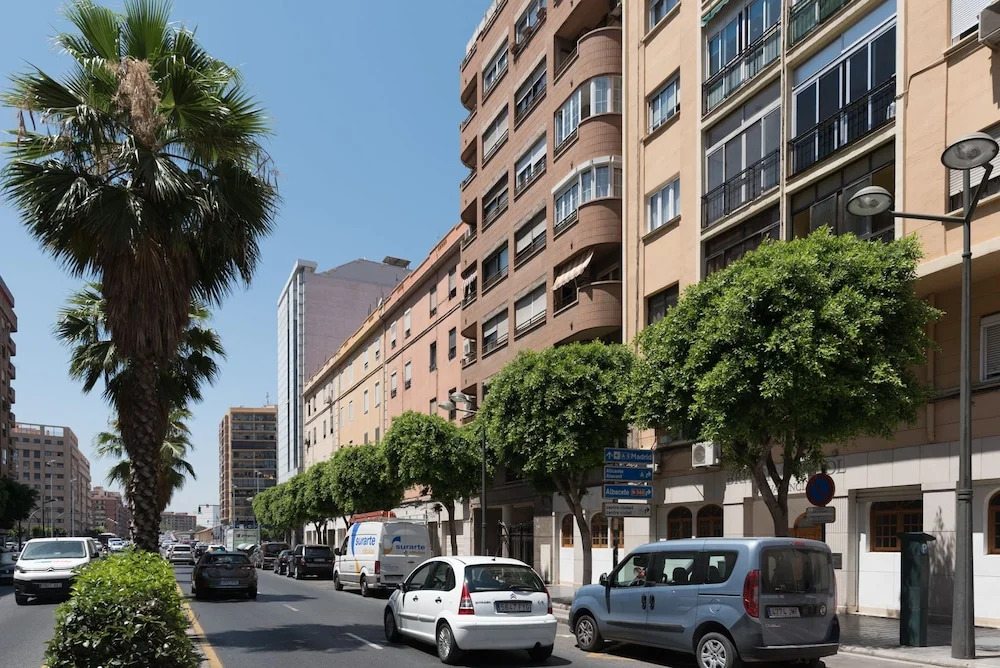 Peris y Valero Flat