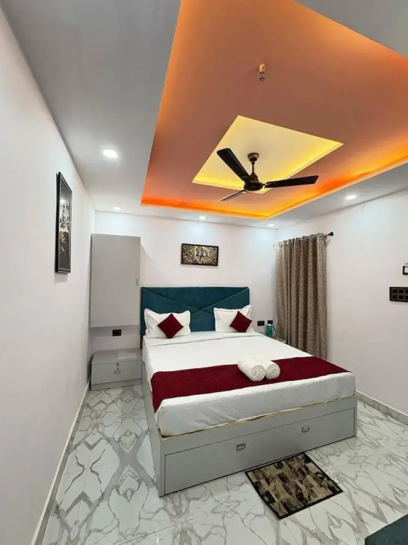 FabHotel Yatri Nivas - Nr Assi Ghat