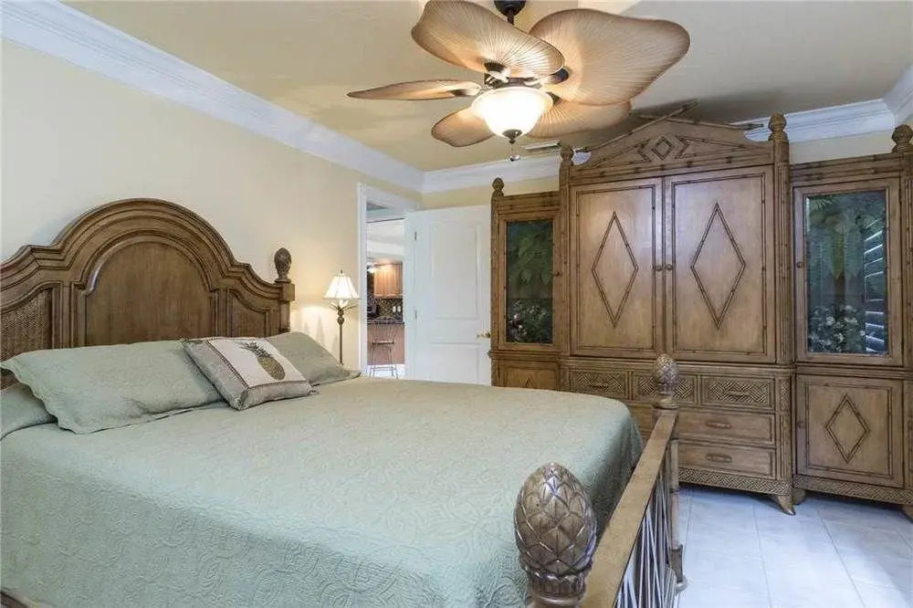 Tropical Retreat Pool Jet Spa WiFi 3 Br home by RedAwning