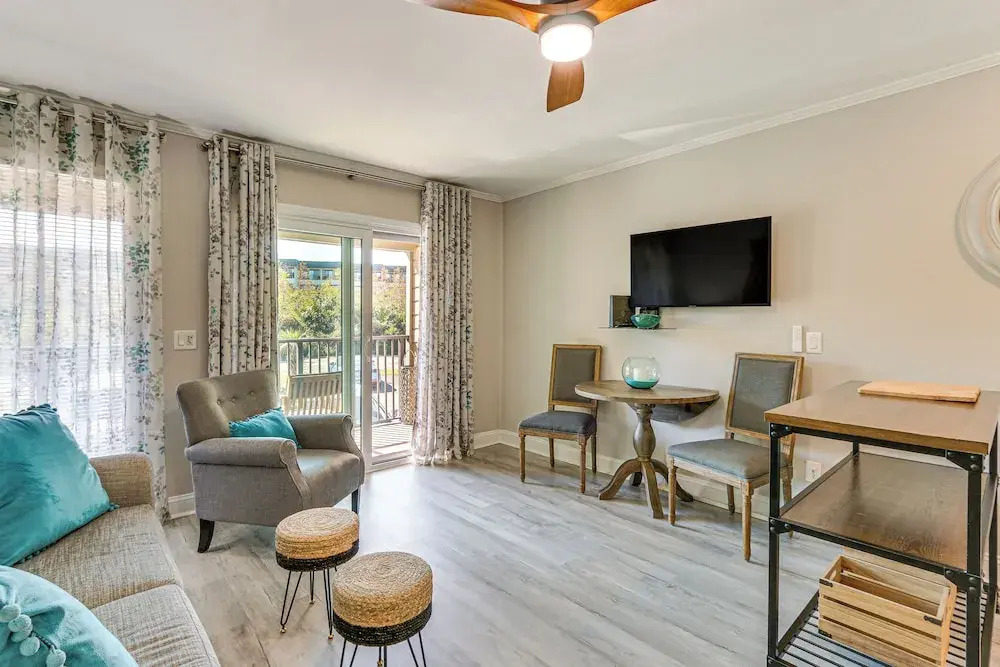 HHI Beach Cozy Condo Pool, Gym and Tennis