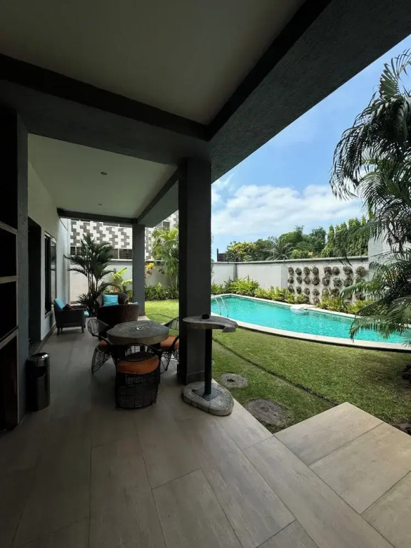 The Palms by Eagles Airport Residential