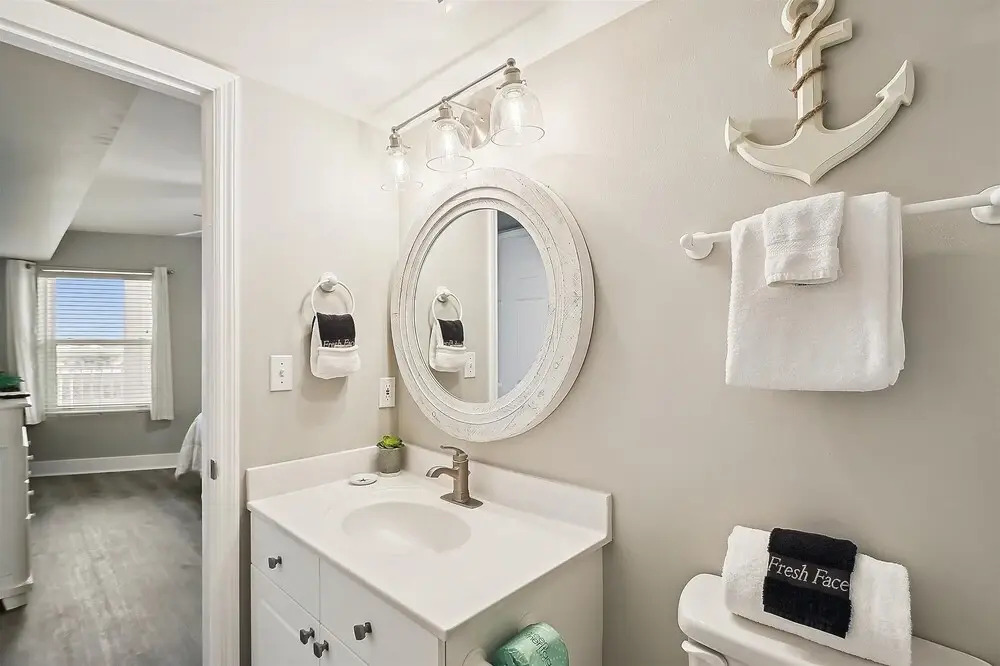 Seacrest 407 is a 2 BR Gulf front on Okaloosa Island by RedAwning