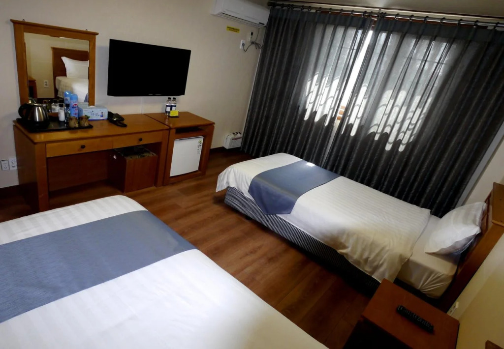 Jeju Raja Tourist Hotel