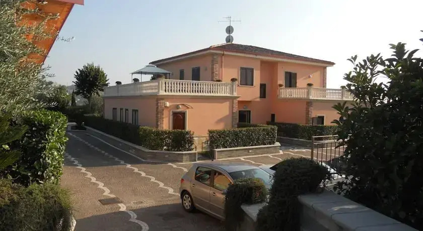 Gest House